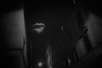 En 1978 et 1981&nbsp;je suis hallebardier dans la Garde Suisse Pontificale. Je garde jours&nuits. Un an durant je monte la garde, regarde, salue un pape, Paul-6, en manque un, Jean-Paul-1, en salue un troisi&egrave;me,Jean-Paul-2.